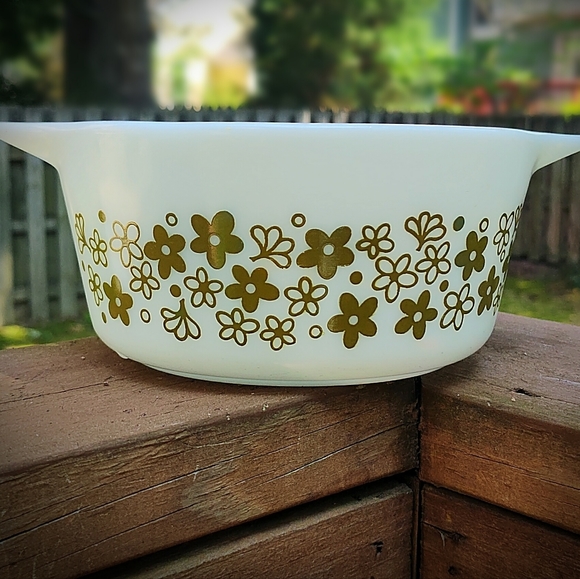 Vtg 70's Pyrex - Spring Blossom 1 1/2 quart dish - Picture 1 of 10